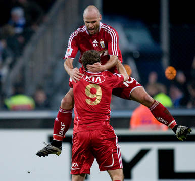 1-1 Thomas Olsson som hoppar upp i Stefan Selakovic famn.