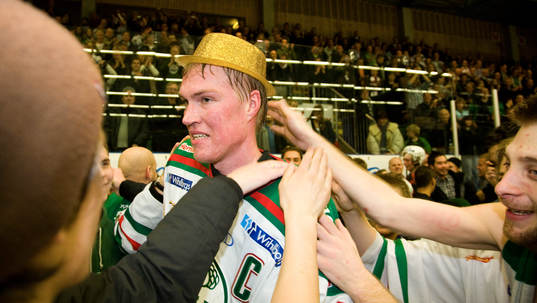 Rögle Klara för elitserien, jubel. Kenny Jönsson, tackar