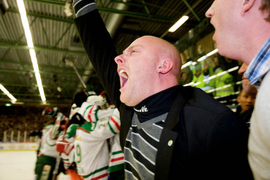 Peter Johansson, Tränare Rögle, jubel. Rögle klara för