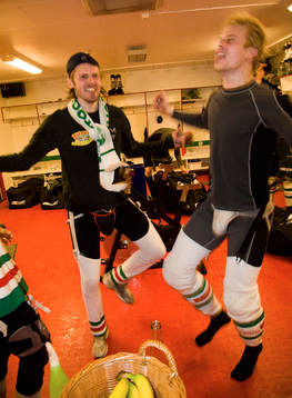 Rögle till elitserien. Sebastian Jonsson dansar