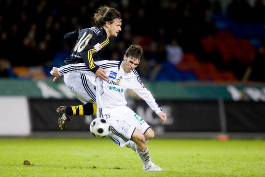 Ivan Obolo, AIK, och Nuri Mustafi,  Sundsvall