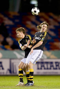 Daniel Arnefjord, och Nils-Eric Johansson, AIK, springer