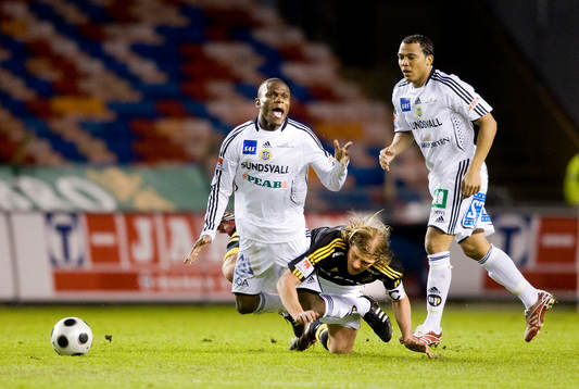 Robert Mambo Mumba, Sundsvall, dras ned av Daniel