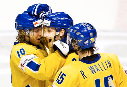 5-3 av Marcus Nilson som grattas av Nicklas Bäckström.