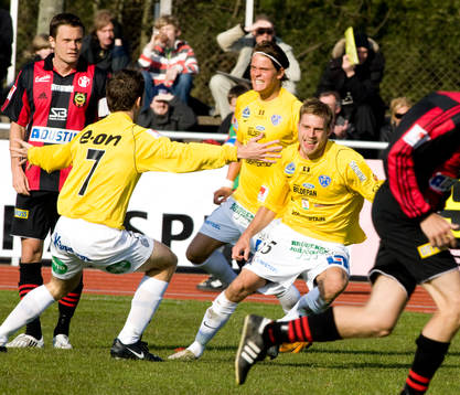 Tvåmålsskytten Joel Johansson, Falkenberg, jubel