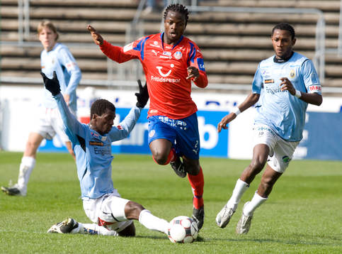 Isaac Chansa dansar fram