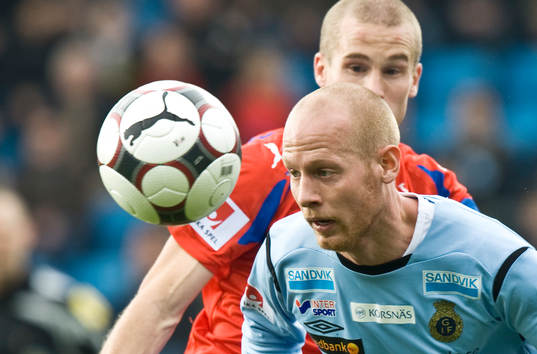 Johan Claesson och Christoffer Andersson i bakgrunden