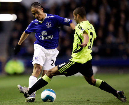 Steven Pienaar, Everton och Ashley Cole, Chelsea