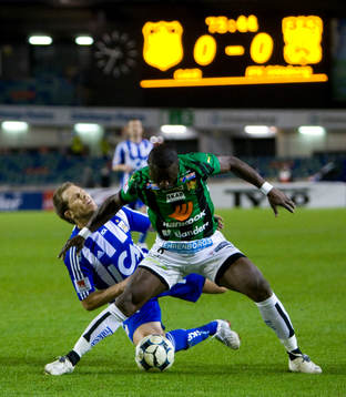 0-0,  Prince Ikpe Ekong trycker ner Tobias Hysén