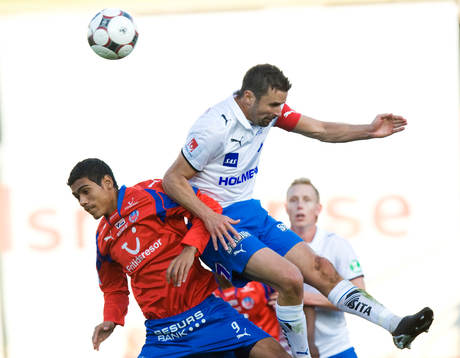 Kristoffer Arvhage nickduellerar med Luiz Marques Denilson