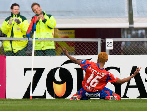 2-1, René Makondele, jubel ikapp med vakterna
