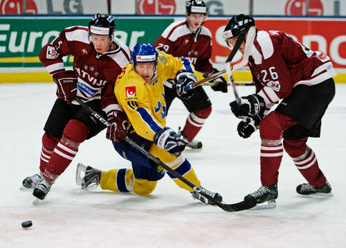 Aleksandrs Jerofejevs, Lettland, drar ner Patric