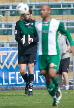 Straff,  Rami Shaaban, målvakt