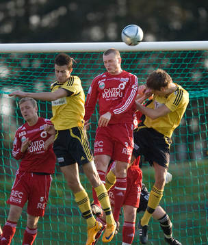 Magnus Tapper, Degerfors,  Fisnik Alaj och Simon Larsson,