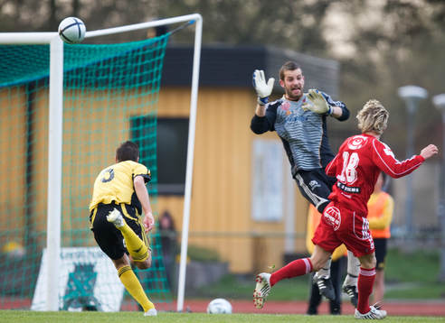 0-1, Johan Bertilsson, Degerfors och Joel Ringström,