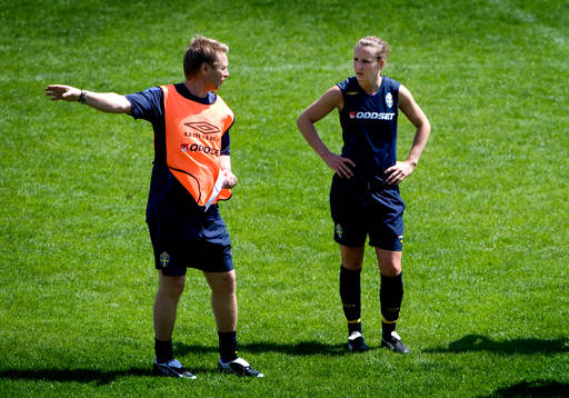 Thomas Dennerby, förbundskapten och Therese Lundin, Sverige