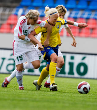 Caroline Seger, Sverige och Krisztina Kanta, Ungern