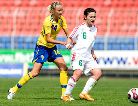 Josefine Öqvist, Sverige och Angela Muczer, Ungern