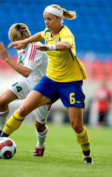 Sara Thunebro, Sverige