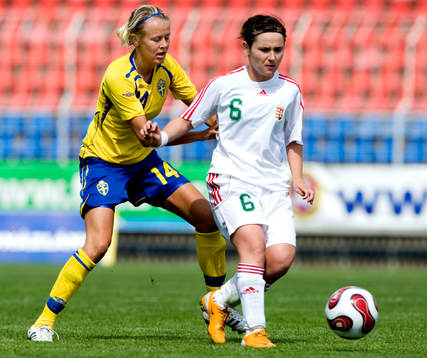 Josefine Öqvist, Sverige och Angela Smuczer, Ungern