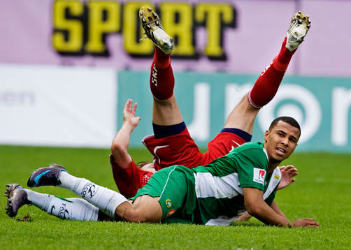 Charlie Davies, Hammarby och en Göteborg-spelare på fall