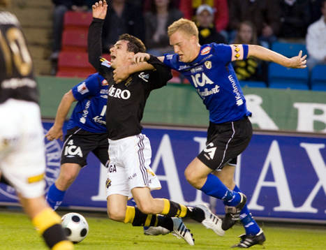 Daniel Mendes, AIK och Peter Larsson, Halmstad