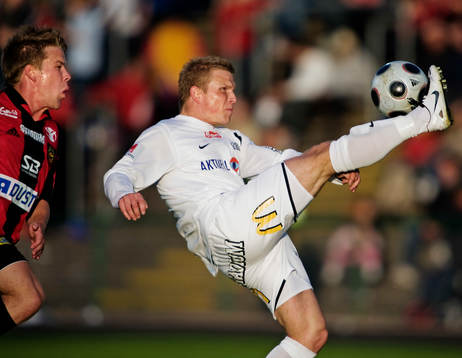 Janne Saarinen, Häcken, har kontroll på bollen