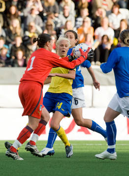 Josefine Öqvist, Sverige