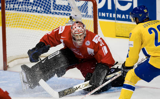 Peter Hirsch, målvakt och Kenny Jönsson gör 1-0