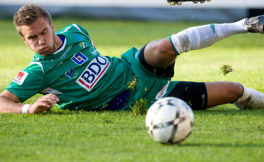 Richard Jansson bryter så grästuvorna yr