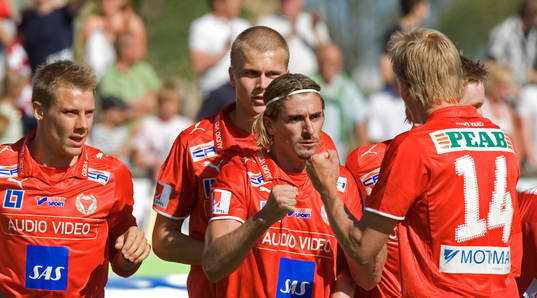 1-0, Cesar Santin, som grattas