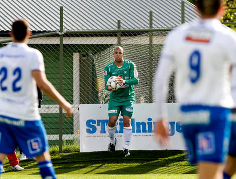 Markus Senften, Ljungskile. Förbereder långt inkast