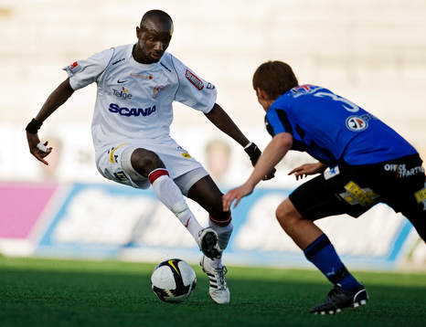 Aziz Corr Nyang, Assyriska, dribblar