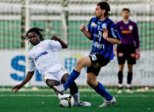 Lamin Conateh, Assyriska, tacklar