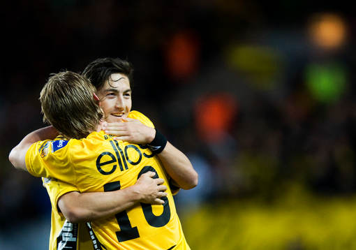 1-0, Fredrik Berglund, kreatören Stefan Ishizaki grattar.