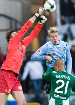 Rami Shaaban, målvakt, Hammarby, rensar undan över Johan