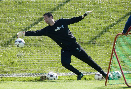 Andreas Isaksson, målvakt, tränar med Trelleborgs FF