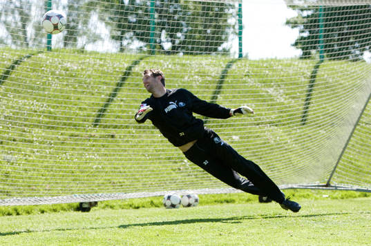Andreas Isaksson, målvakt, tränar med Trelleborgs FF