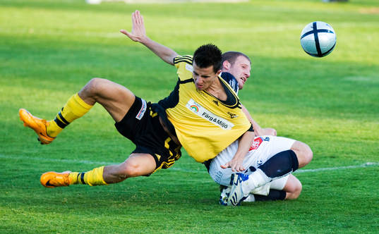 Kristianstads mittback Andreas Nilsson (tidigare IFK) drar