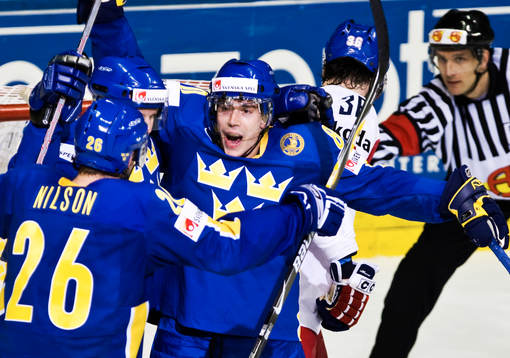 Sveriges matchhjältar Mattias Weinhandl och Marcus Nilson,