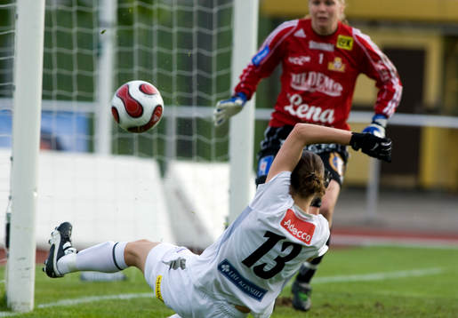 Johanna Rasmussen, Umeå gör 0-1 på Veronica Svensson,