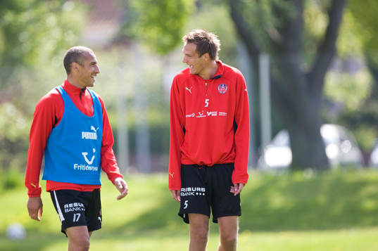Två EM-spelare, Henrik Larsson och Andreas Granqvist