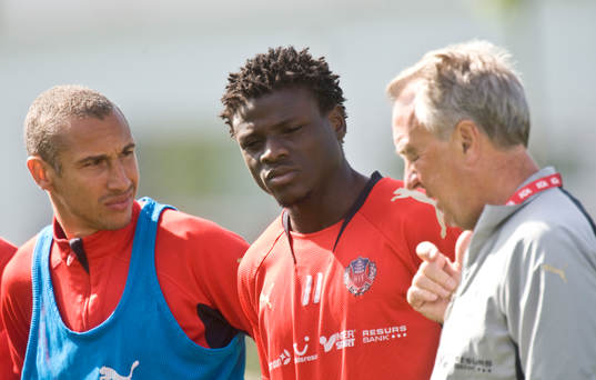 Henrik Larsson, Razak Omotoyossi och Bo Nilsson, tränare