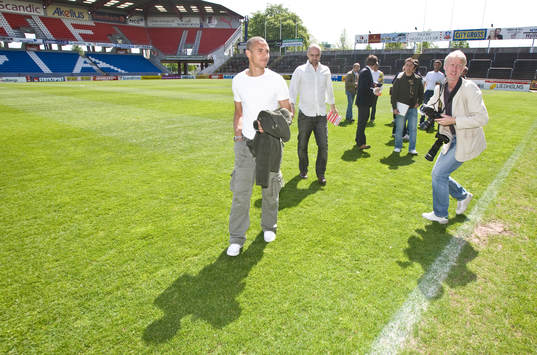 Henrik Larsson klar för EM. Press, media