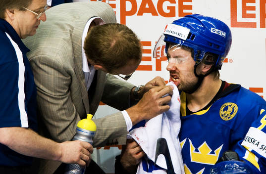 Per Ledin, blodig. Blod, skada
