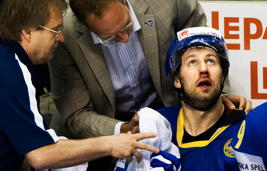 Per Ledin, blodig. Blod, skada