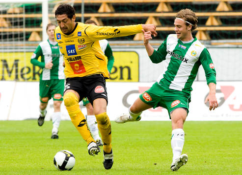 Juan Robledo, Mjällby och Simon Helg, Hammarby