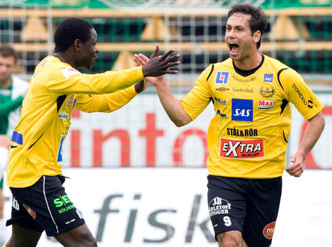 Patrick Osiako, och Marcelo Sarvas, Mjällby