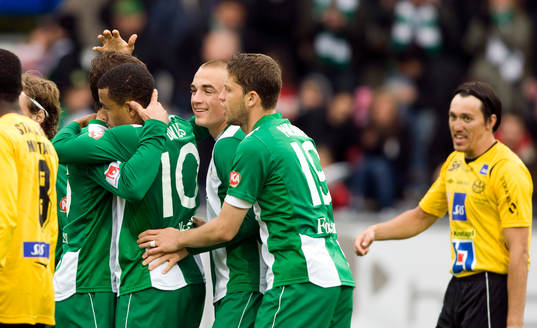 Målglädje Charlie Davies, Petter Andersson, och Paulinho