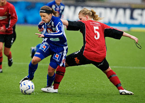 Ann Westermark, Linköping, tar sig förbi Johanna